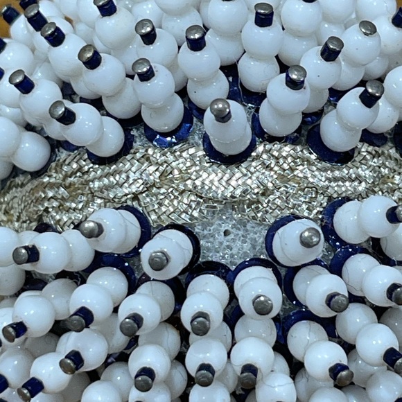 Beaded ornament - Picture 5 of 6